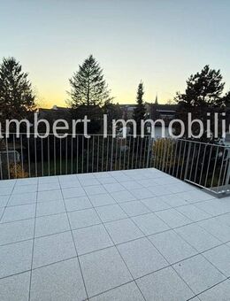 Hochwertiges 2-Zimmer-Penthouse mit großzügiger Sonnenterrasse, Wohnküche, exklusive Ausstattung - Wiesbaden