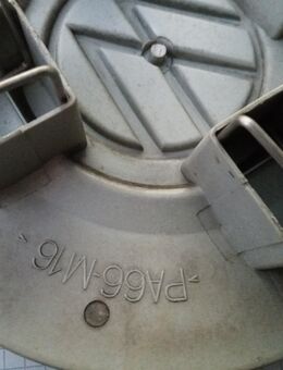 VW Volkswagen 4x Felgenkappe SPAIN BW9 3A0601149A PA66-M16 - Hamburg