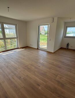 Neubau 3 Zimmer EG Wohnung mit Garten Carport & Stellplatz - Bissingen
