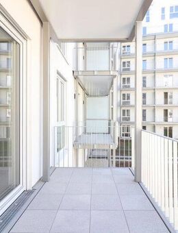 Stilvoll wohnen: Großzügige, lichtdurchflutete Etagenwohnung mit Balkon und moderner Einbauküche - Frankfurt (Main)