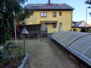 Zweifamilienhaus mit zzgl. ausgebauten Dachboden, viel Potenzial und großem Grundstück - Cadolzburg