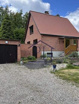 In Strandnähe - Einfamilienhaus mit großem Grundstück im Herzen von Sierksdorf - Sierksdorf