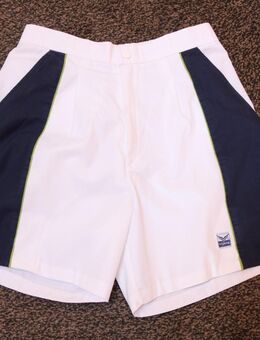 #Tennis- und Freizeitshort f. Herren, Gr. M, #weiß, Trigema - wie neu - Pfaffenhofen (Ilm) Zentrum