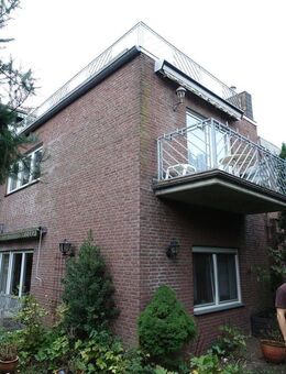 Hochwertiges PENTHOUSE mit 40 qm Süd-Dach-Terrasse, Einbau-Küche und -Schänken, Parkett - Krefeld