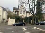 Flexibel nutzbares Zweifamilienhaus im Villenstil mit Wintergarten, Balkon/Loggia und uneinsehbarem Garten in begehrter Lage von Lüdenscheid… - Lüdenscheid