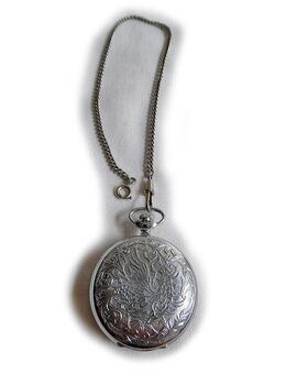 Rote Taschenuhr von Molnija - Nürnberg