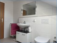 Lichtdurchflutete 3,5 Zi. Wohnung im DG in Radolfzell mit Stellplatz und neuem Bad und Gäste WC. - Radolfzell (Bodensee)