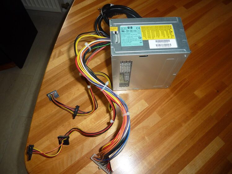 Netzteil HP-D3006AO 300W+Netzkabel 10 € VB + Versand - Schwabach