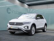 VW T-Roc, 1.5 TSI STYLE, Jahr 2023 - München