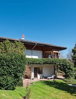 Stilvolles Mehrfamilienhaus in bester Lage in Bad Wildungen mit parkähnlichem Grundstück - Bad Wildungen