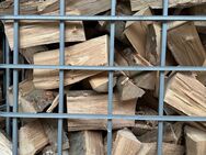 Brennholz gespalten, Buche, Esche, ofenfertig getrocknet, € 115 der Schüttraummeter - Bliestorf