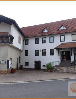 Gaststätte mit 6 Fremdenzimmer und ehemaligen Ladenlokal, 2 Wohnungen, 3 Garagen, Snt-Weichersbach - Sinntal