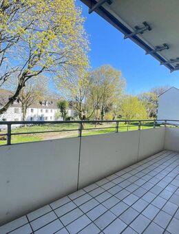 *Balkon*Tageslichtbad*schönes Wohnumfeld* - Essen