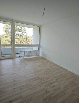 Attraktive 3-Zimmer-Wohnung in saniertem Mehrfamilienhaus - ideale Kapitalanlage! - Hamm (Sieg)