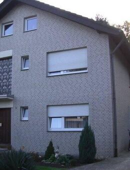 Vermietetes 2-Familienhaus auf großem Grundstück mit Garage - Bergheim (Nordrhein-Westfalen)