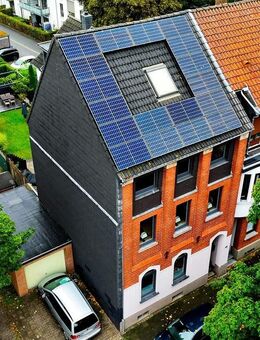 Großzügiges Familienhaus in Krefeld-Hüls – Modernisierung, Effizienz & viel Platz auf drei Etagen - Krefeld