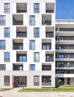 Smyles - Stilvolle 2-Zimmer-Wohnung mit Balkon & Einbauküche - Berlin