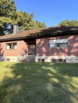 Bungalow in Ortsrandlage mit Blick auf Bäume und Natur - Neustadt (Coburg)