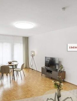 IMMOBERLIN.DE - Beliebte Lage: Hochwertig sanierte & möblierte Wohnung mit Loggia - Berlin
