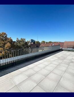 Exklusives Wohnen im 4. Obergeschoss: Traumhafte 3-Zimmer-Neubau-Wohnung mit Dachterrasse - Stuttgart