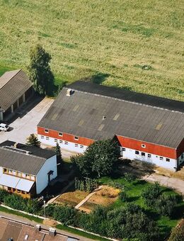 Flexibles Wohn- & Anlageobjekt: Ein- bis Zweifamilienhaus mit zwei Bauplätzen, Garagenkomplex, großer Scheune & 55 kWp PV-Anlage - zur Eigennutzung un - Borken (Hessen)
