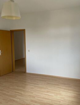 Schöne helle 3-Zimmer-Wohnung mit Gartenmitbenutzung in Zwönitz zu vermieten - Zwönitz