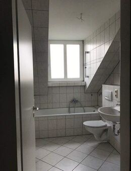 1600/91020/16 - Schöne helle und ruhige 3-Raum-Wohnung im Dachgeschoss mit kleinem Balkon - Dresden