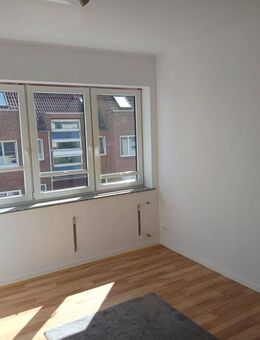 Wohnen auf zwei Ebenen- Renovierte Maisonettewohnung in ruhiger Lage von Oslebshausen! - Bremen