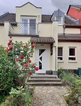 Geräumiges, energieeffizientes Einfamilienhaus in Polch mit Garten und großer Garage - Polch
