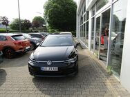 VW Golf, 1.5 R-Line eTSI LM18, Jahr 2023 - Emmerich (Rhein)