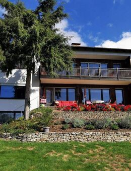 Deggendorf Höhenlage: 3-Fam.-Haus in ruhiger Anliegerstraße u. 977 m2 Gartengrundstück, bezugsfrei! - Deggendorf