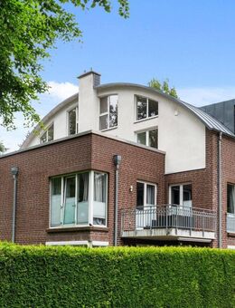 Großzügige Penthouse-Maisonette mit zwei Balkonen in Hamburg-Volksdorf - Hamburg