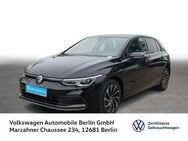 VW Golf, 1.5 eTSI Style, Jahr 2020 - Berlin