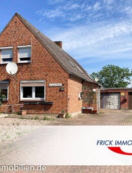1-2 Familienhaus mit 2 Garagen - Wangels