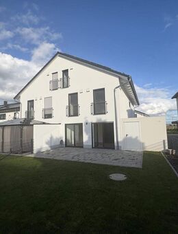 SOFORT BEZIEHBAR!!! DHH in KfW-40-Plus (!) Energiestandard - hell und großzügig mit 2 Bädern - Berglern