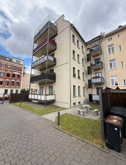 Hochwertige 3 Zimmerwohnung mit Balkon, Parkett und Stellplatz - Leipzig