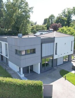 Sankt Augustin-Niederberg: Ansprechende Villa - Mit Pool & Sauna - Sankt Augustin
