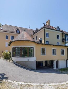 Wohnen & Wohlfühlen im Schloss - Barrierefreie 3-Zimmer-Wohnung mit Spa I Erstbezug nach Sanierug - Bad Griesbach (Rottal)
