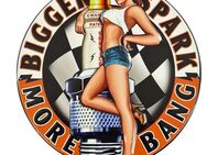 Schönes Blechschild Zündkerze Bigger Spark mit Pin Up Girl - München