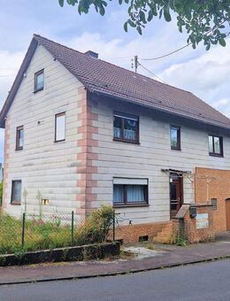 Sanierungsobjekt: Freistehendes Einfamilienhaus in ruhiger Lage von Windeck - Windeck