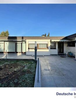 Für die Familie: Winkelbungalow mit ELW und 2 Garagen in Sirchingen - Bad Urach