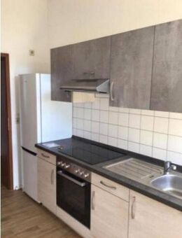Geräumige 2-Raum-Wohnung mit Einbauküche und Balkon - Chemnitz
