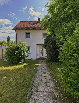 Charmante Doppelhaushälfte in ruhiger Lage von Geretsried -Viel Potential auf großzügigem Grundstück - Geretsried