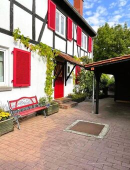 Großes, modernes Einfamilienhaus mit historischer Fassade in der Dietzenbacher Altstadt - Dietzenbach