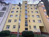 Steglitz: Holsteinische Str: RENTED 3-room apartment in VHS 1st floor - 80 m² for SALE IMMEDIATELY - Berlin