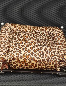 HUND/KATZENBETT Nyleve Zloh sehr schönes Holzbett mit Strass 53,5 x 42,5 cm neu - Stolberg (Rheinland, Kupferstadt)
