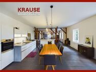 *Loft Wohnung im Schloss!* mit prominentem Hintergrund - Tacherting