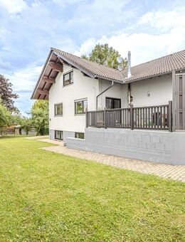 Knapp 6 % Rendite: Gepflegtes Zweifamilienhaus mit Einliegerwohnung und großem Grundstück! - Wächtersbach