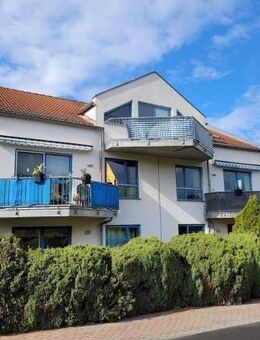 TOP LAGE!!! Schnuckelige Dachgeschosswohnung mit Einbauküche in Niederjossa - Niederaula