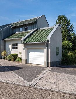 Großzügiges Wohnhaus mit Flair auf besonderem Grundstück auf dem Flammberg in Arnsberg-Hüsten! - Arnsberg